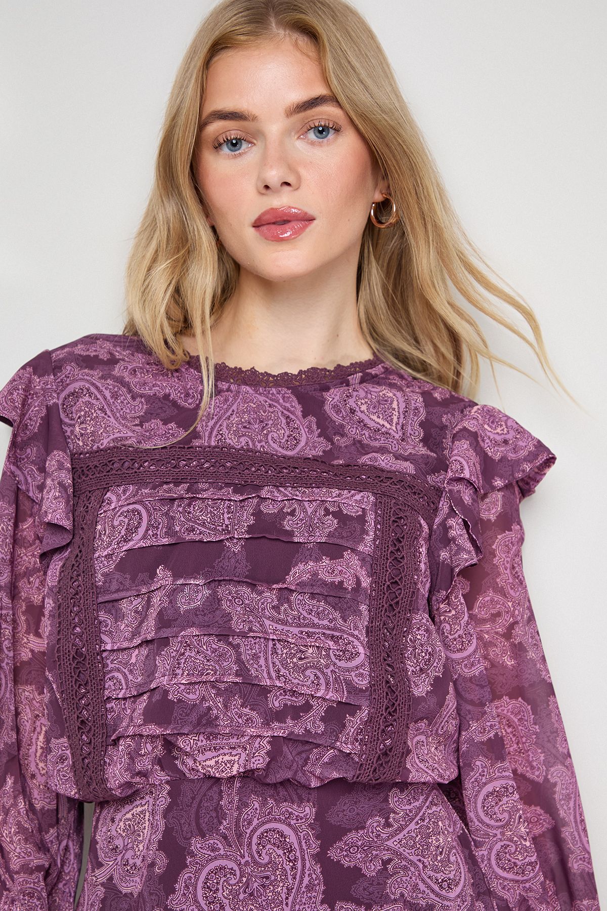 Oasis Printed Lace Trim Pleat Detail Mini Dress Dusty Pink image 4