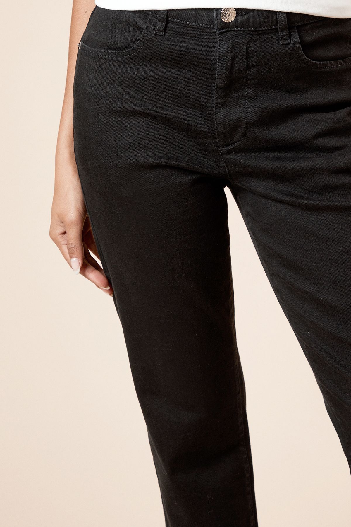 Dorothy Perkins High Rise Straight Leg Jean Black image 4