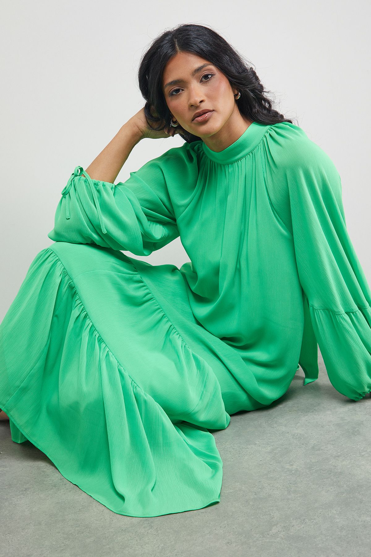 Warehouse Tony Chiffon High Neck Tier Smock Midi Dress Bright Green image 3