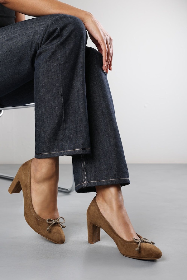 Where's That From 'Primrose' Wide Fit Suede Block Heel Court Shoe With Bow Detail