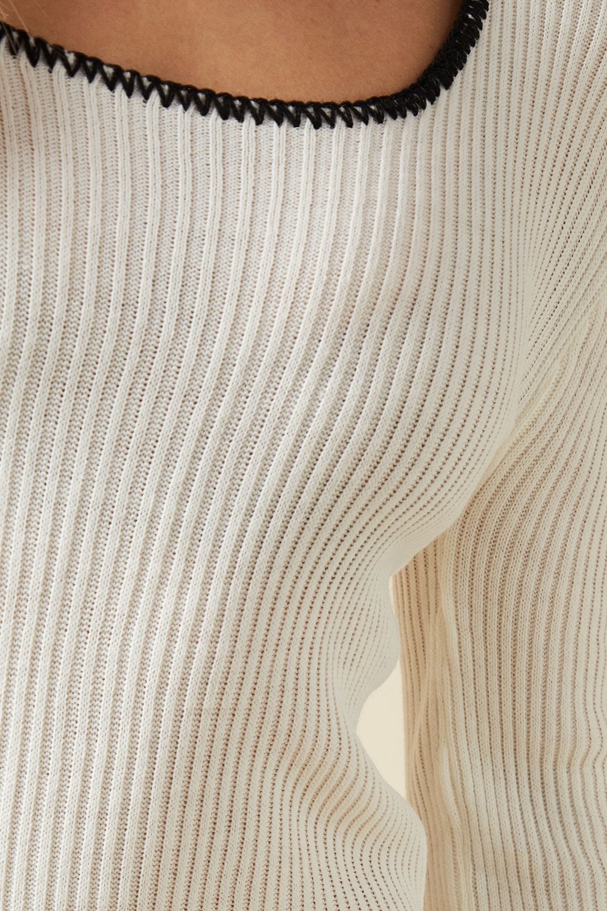 Dorothy Perkins Tipped Scoop Neck Bodycon Knitted Midi Dress Ecru image 4