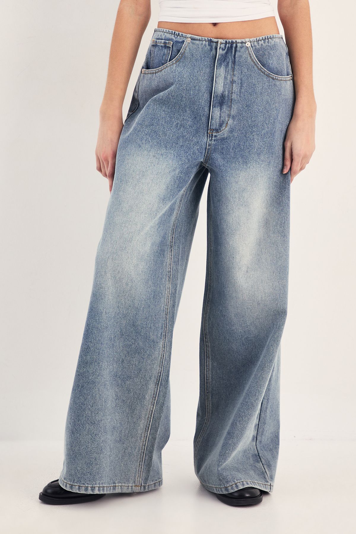 NastyGal Baggy Low Waist Jeans Vintage Wash image 2