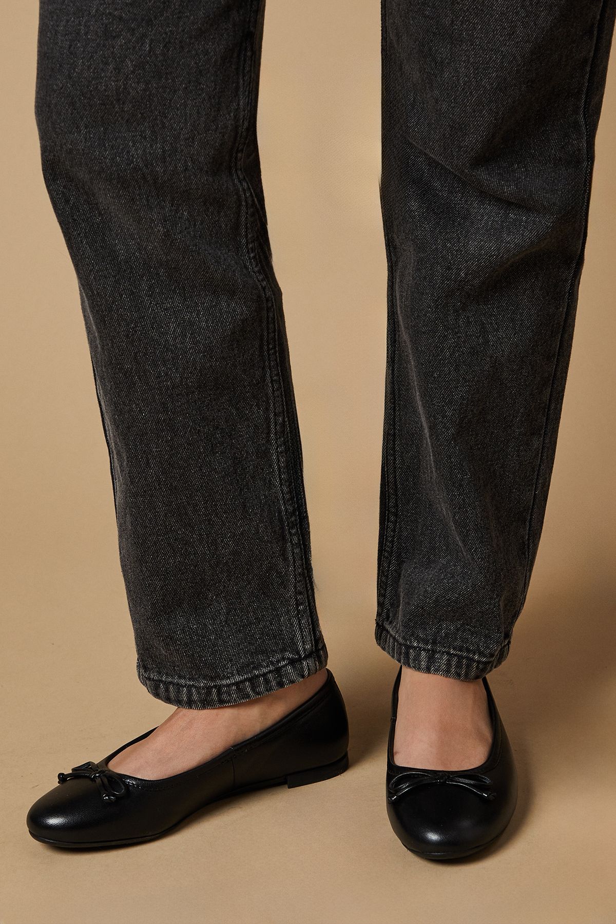 Oasis Blythe Real Leather Round Toe Ballet Pumps Black image 2