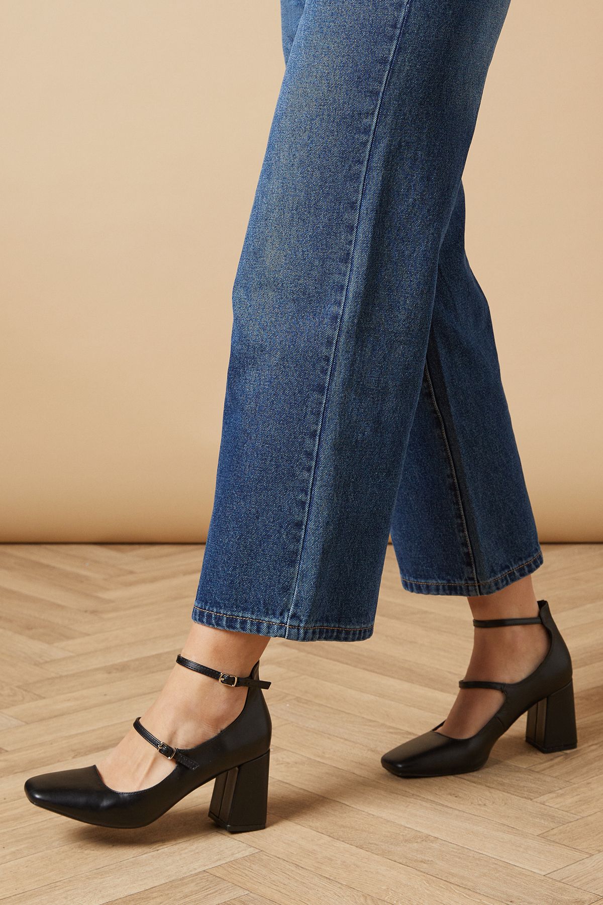 Oasis Lysiana Faux Leather Mary Jane High Block Heeled Shoes Black image 3