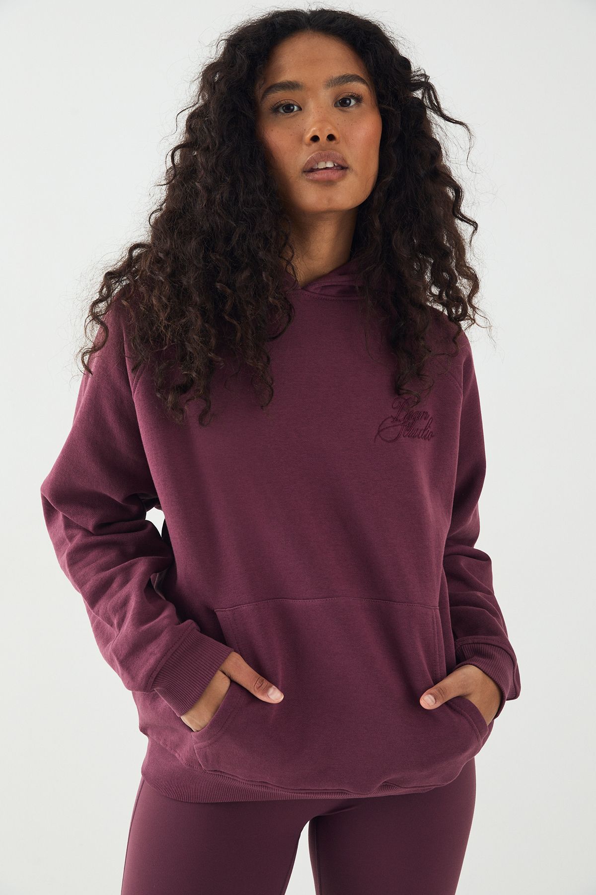 DSGN Studio DSGN Studio Contrast Script Oversized Hoodie Plum image 3