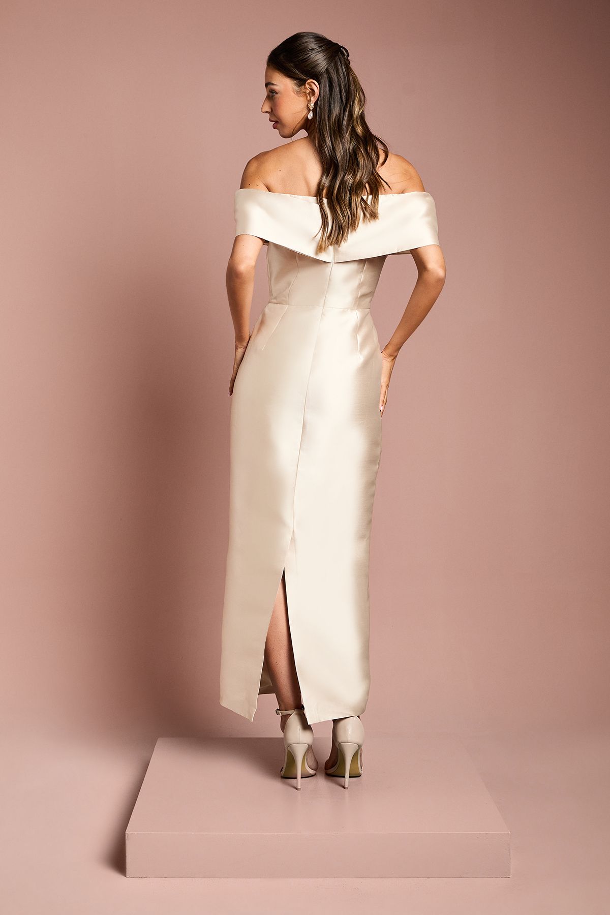 Coast Twill Bardot Pleat Detail Column Detail Maxi Bridesmaid Dress Champagne image 4