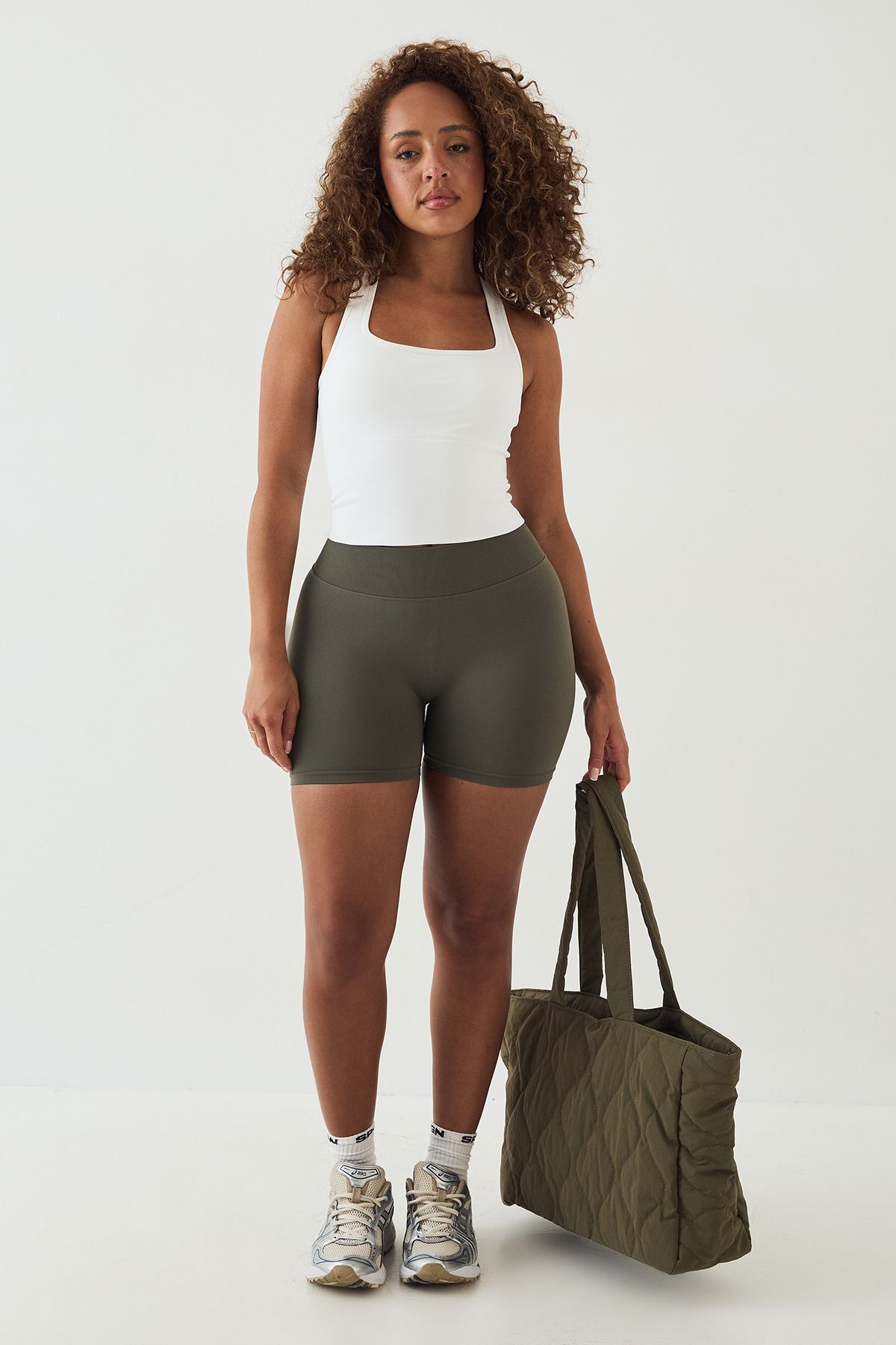 DSGN Studio DSGN Studio Sport Ultra Contour Seamless Longline Racer Sports Bra White image 3