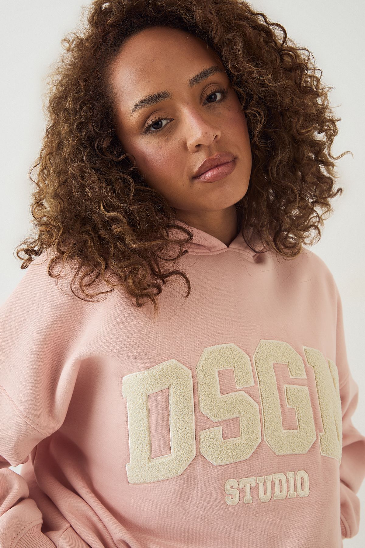 DSGN Studio DSGN Studio Towelling Applique Oversized Hoodie Light Pink image 4