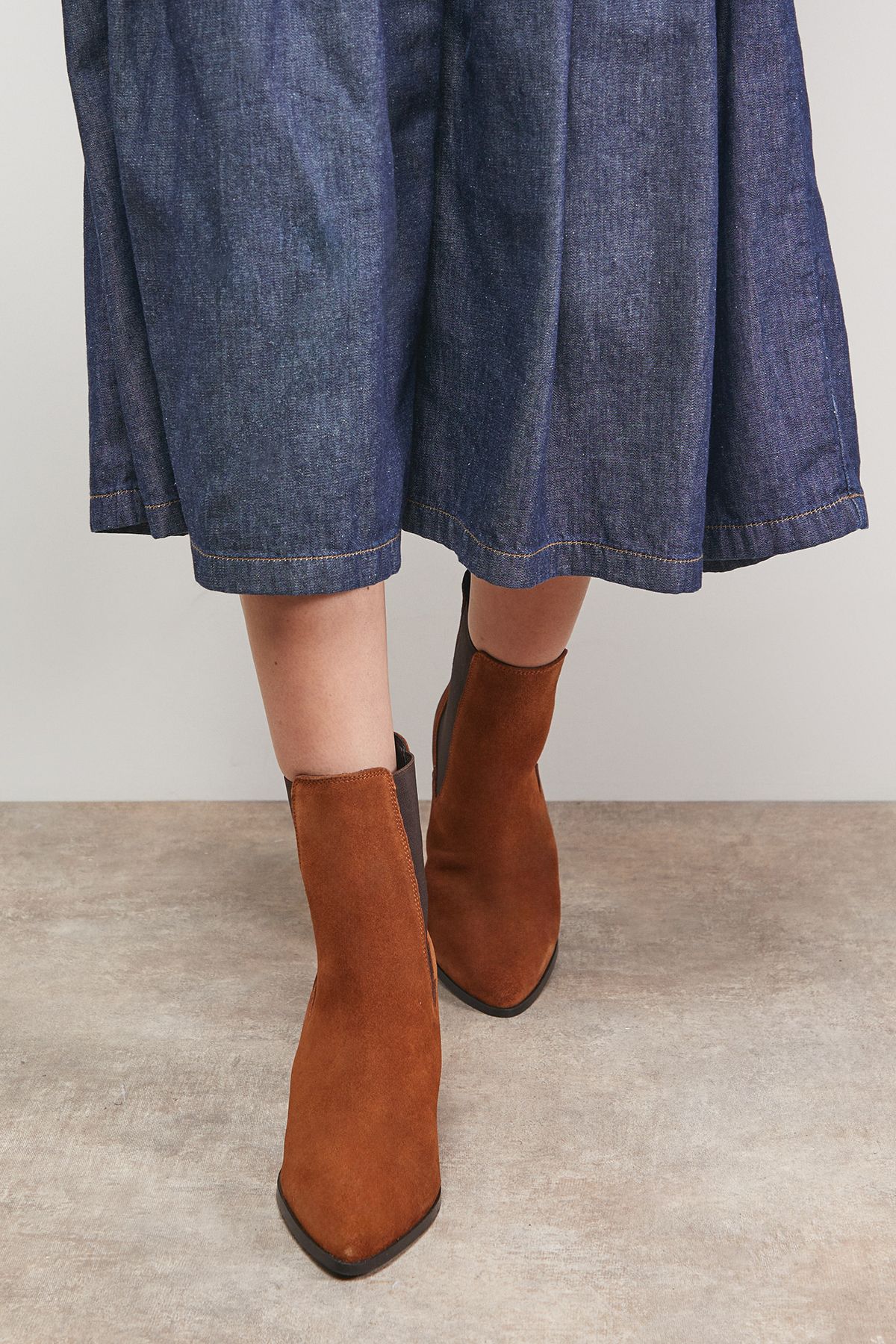 Oasis Moss Suede Chelsea High Block Heel Ankle Boots Tan image 3