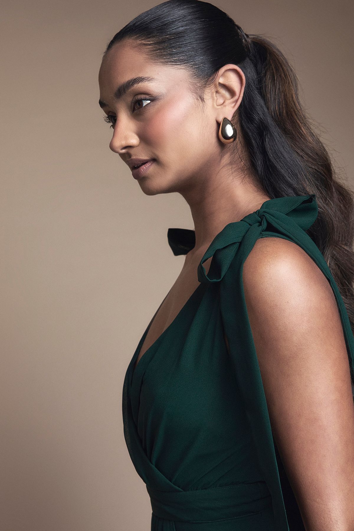 Oasis Oasis By Coast Tie Shoulder Waterfall Wrap Chiffon Bridesmaid Maxi Dress Emerald image 5