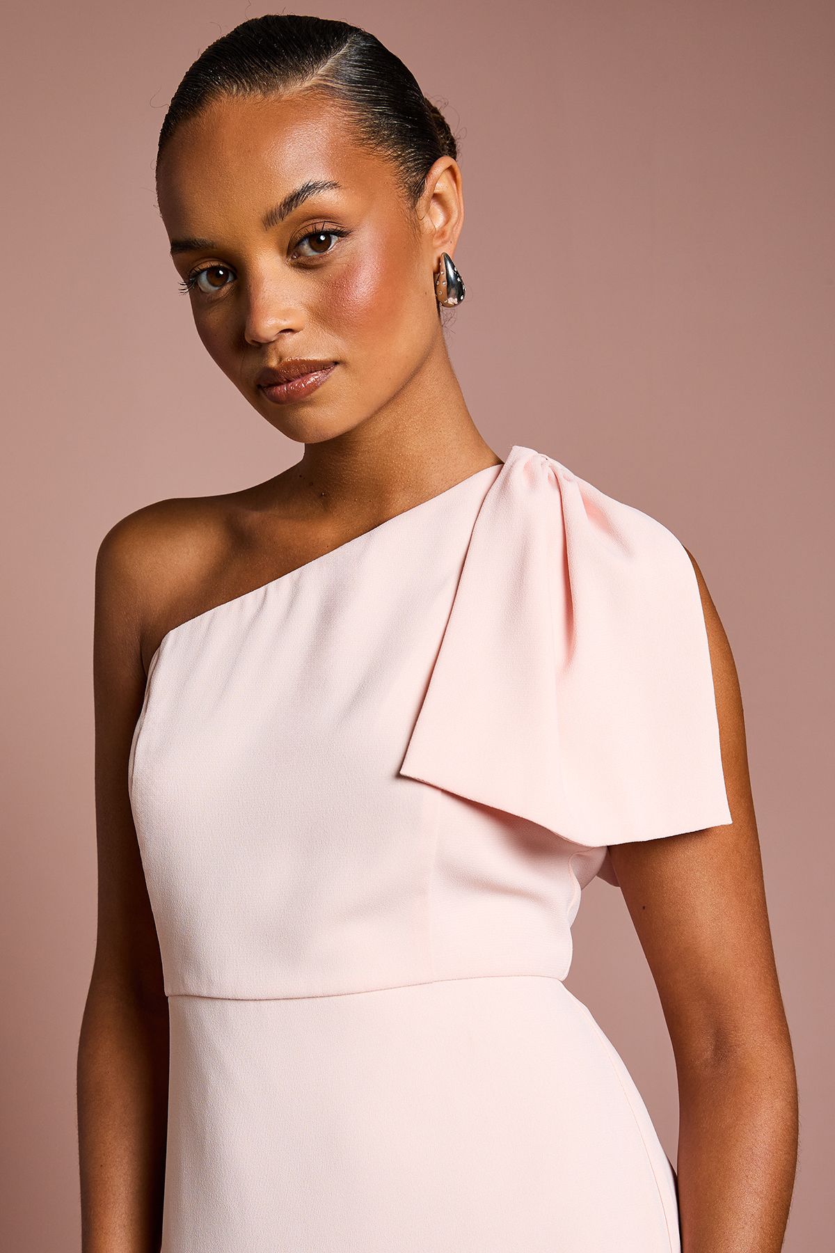 Coast Coast Honoured Petite Bow One Shoulder Maxi Bridesmaid Dress Blush image 4