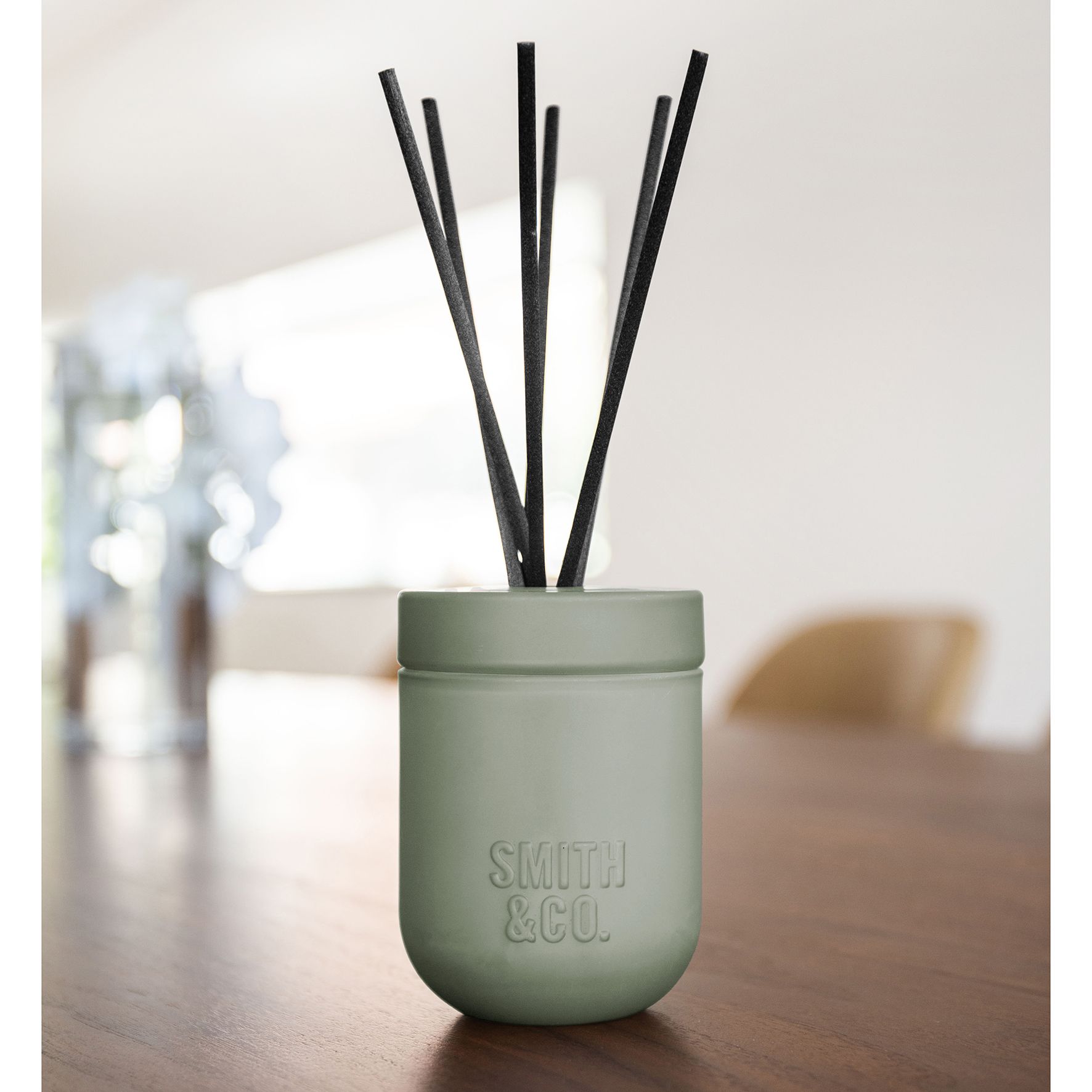 The Aromatherapy Company Smith & Co 200ml Diffuser - Amber & Freesia image 1