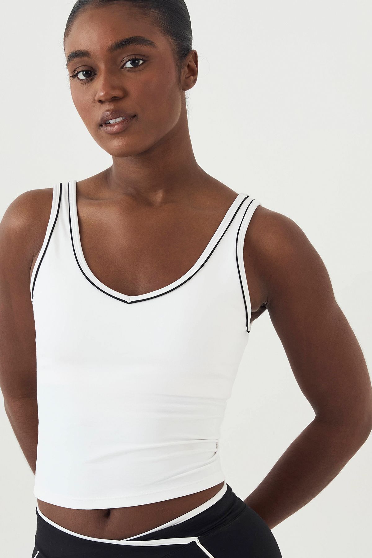 DSGN Studio DSGN Studio Ultra Sculpt Piping Detail Padded Vest Top White image 4