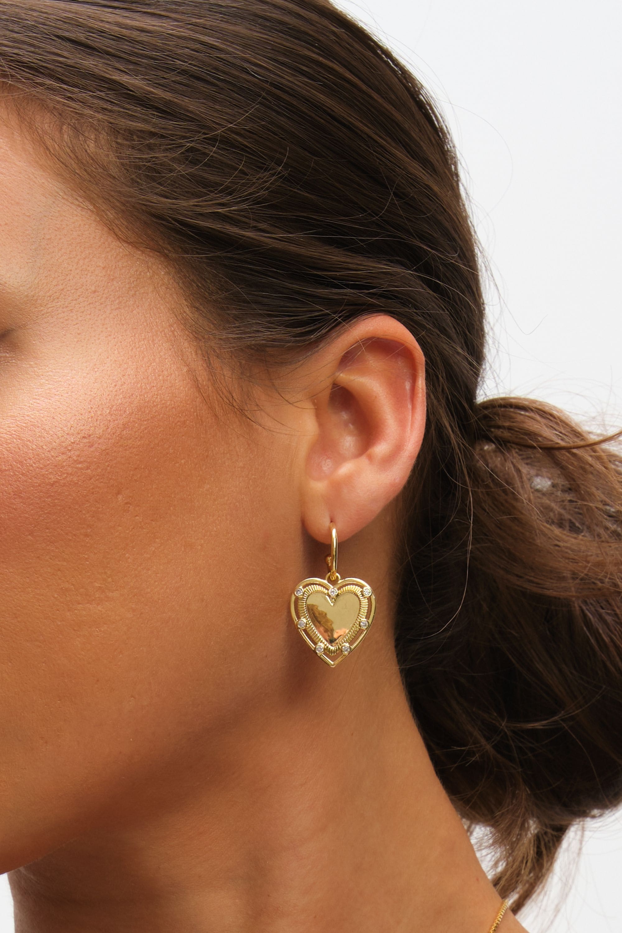 Inicio 14K Gold Plated Textured Heart Charm Hoop Earrings - Gift Pouch image 2