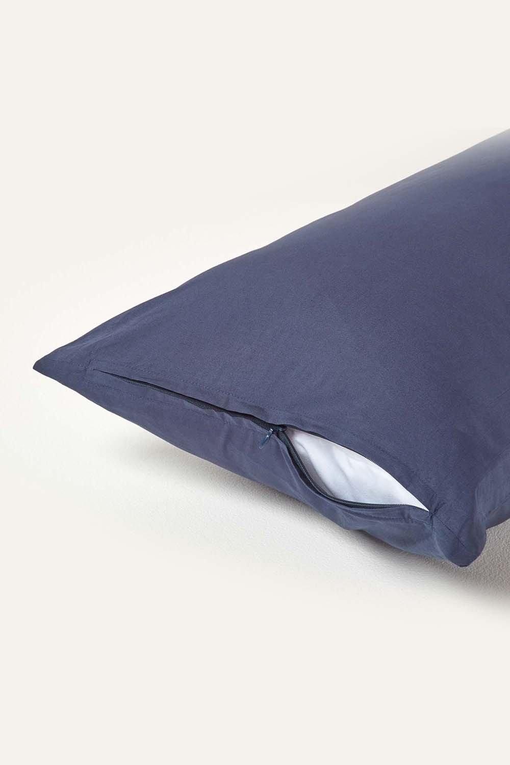 Homescapes Continental Egyptian Cotton Pillowcase 200 TC, 40 x 80 cm image 3