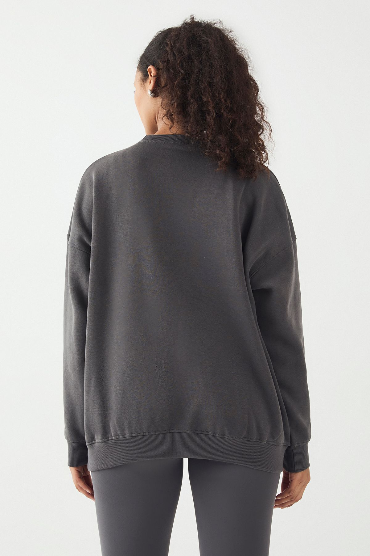 DSGN Studio DSGN Studio Applique Oversized Sweatshirt Charcoal image 2