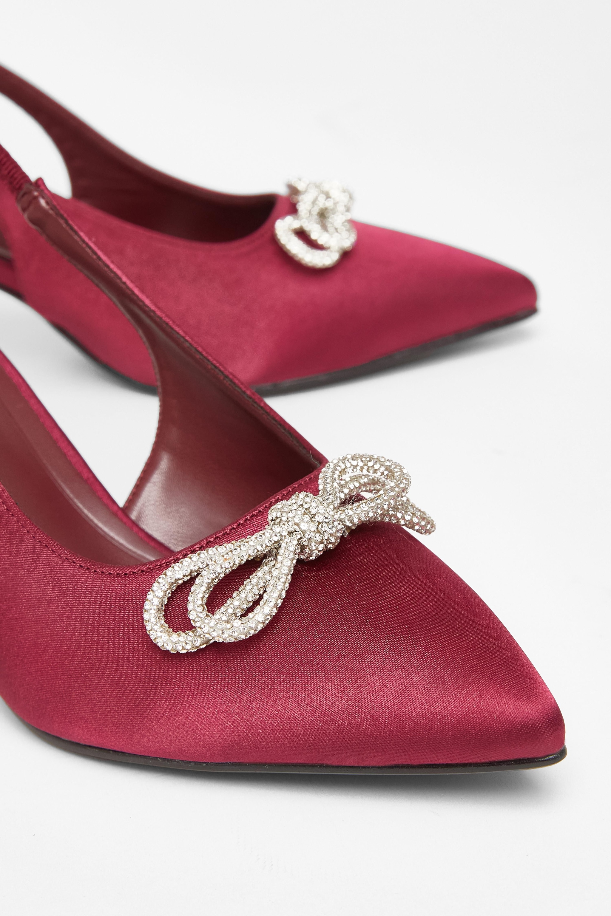 Quiz Burgundy Wide Fit Diamante Bow Court Heels image 4