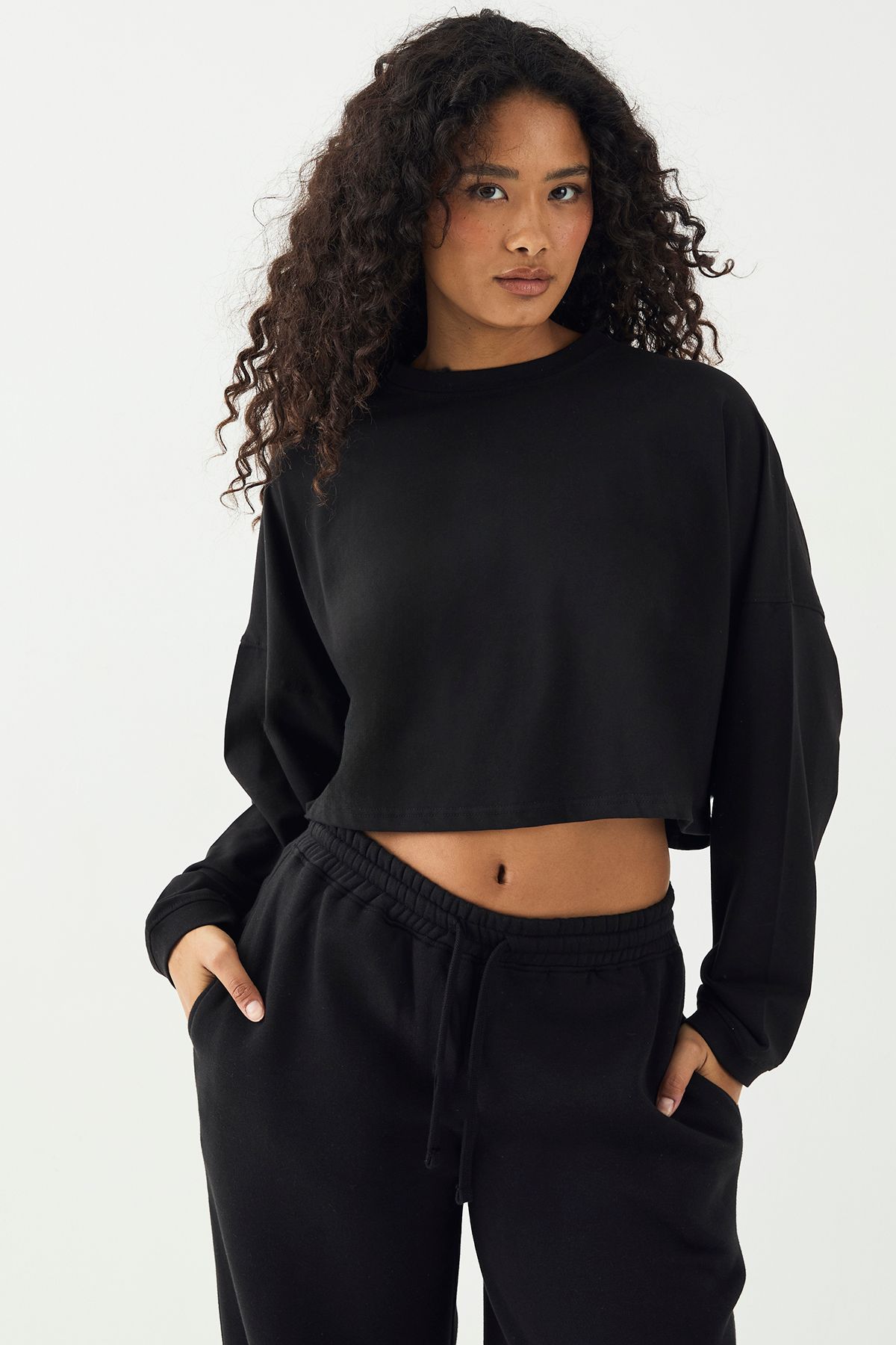 DSGN Studio DSGN Studio Sport Oversized Boxy Crop Long Sleeve T-Shirt Black image 1