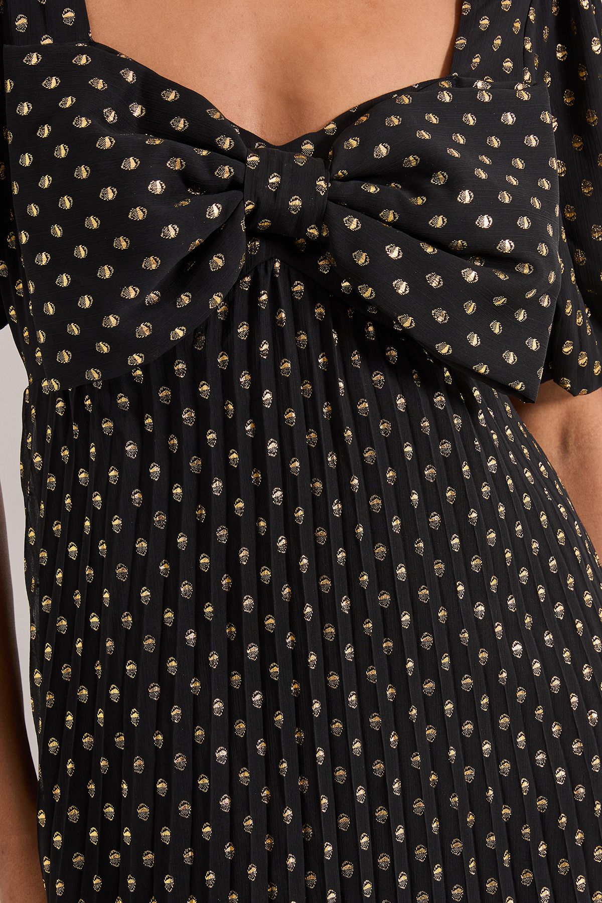 Dorothy Perkins DP Luxe Bow Front Puff Sleeve Metallic Midaxi Dress Black image 4