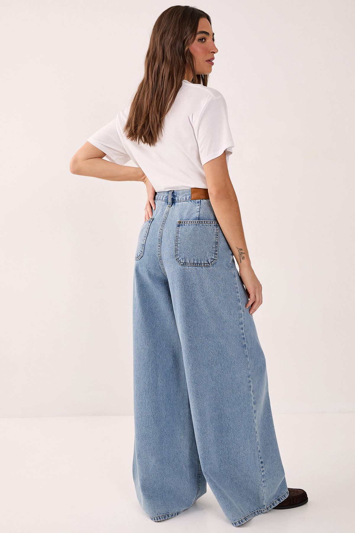 NastyGal Double Fastening Slouch Denim Jeans Vintage Blue image 3