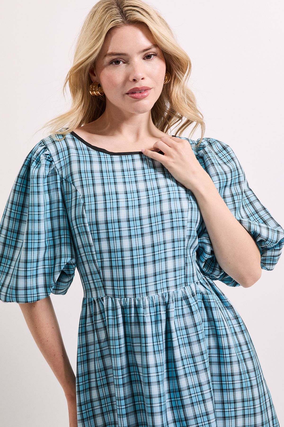Dorothy Perkins Gingham Puff Sleeve Tie Back Midi Dress Blue image 4