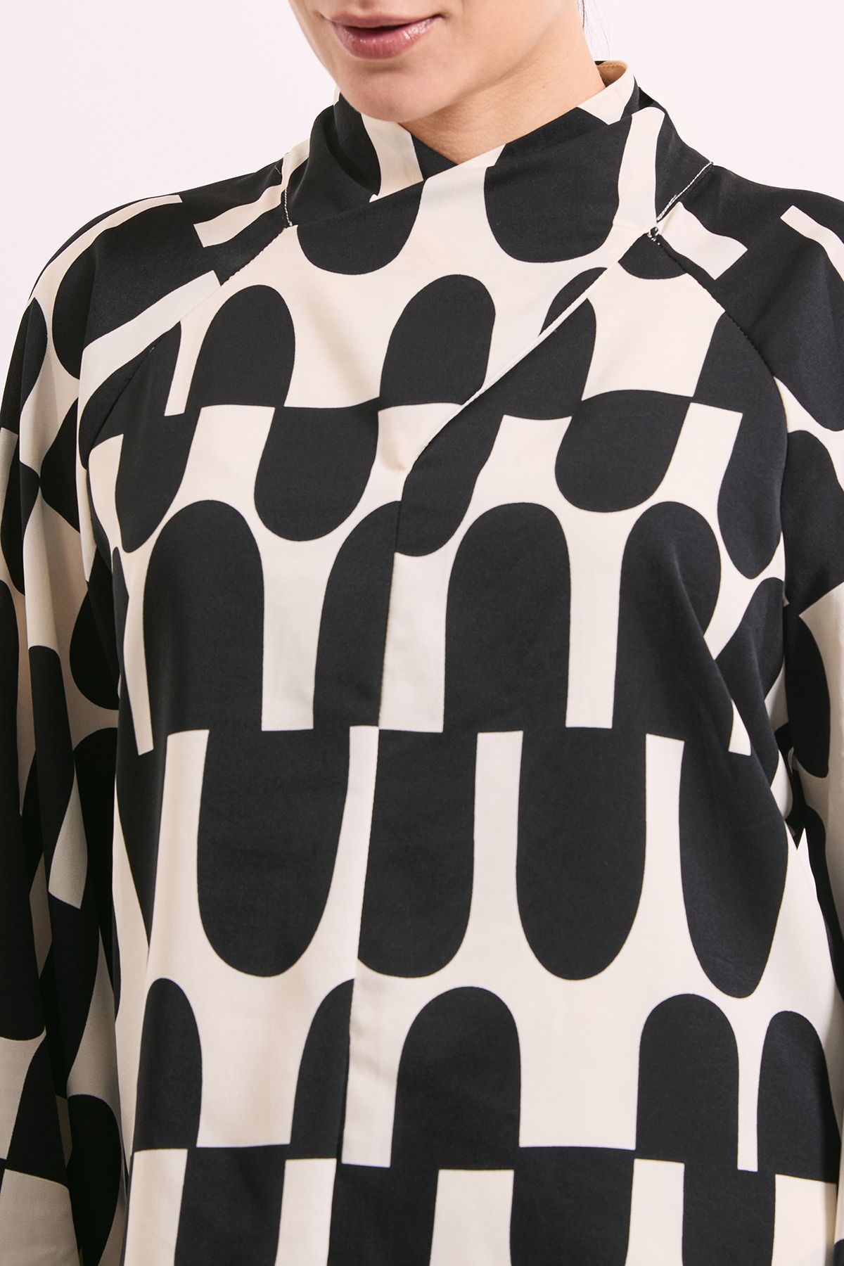 Principles Printed Twist Neck Blouson Sleeve Blouse Black image 5