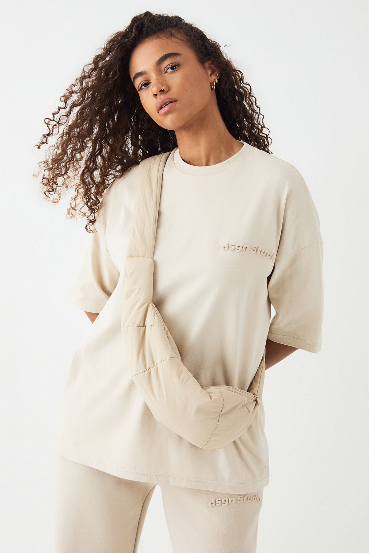 DSGN Studio DSGN Studio Embossed Oversized T-shirt Stone image 1