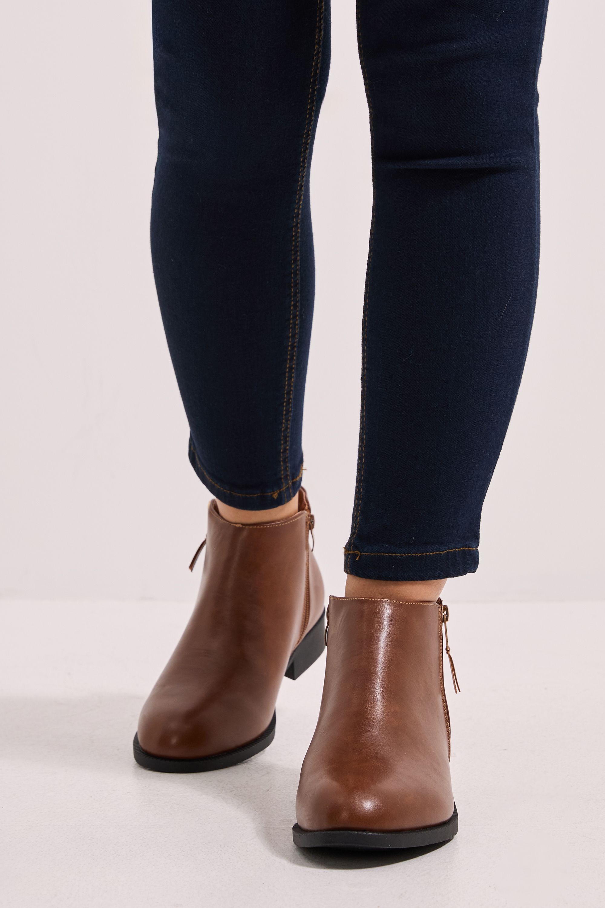 Dorothy Perkins Wide Fit Maddy Side Zip Flat Ankle Boots Dark Tan image 3