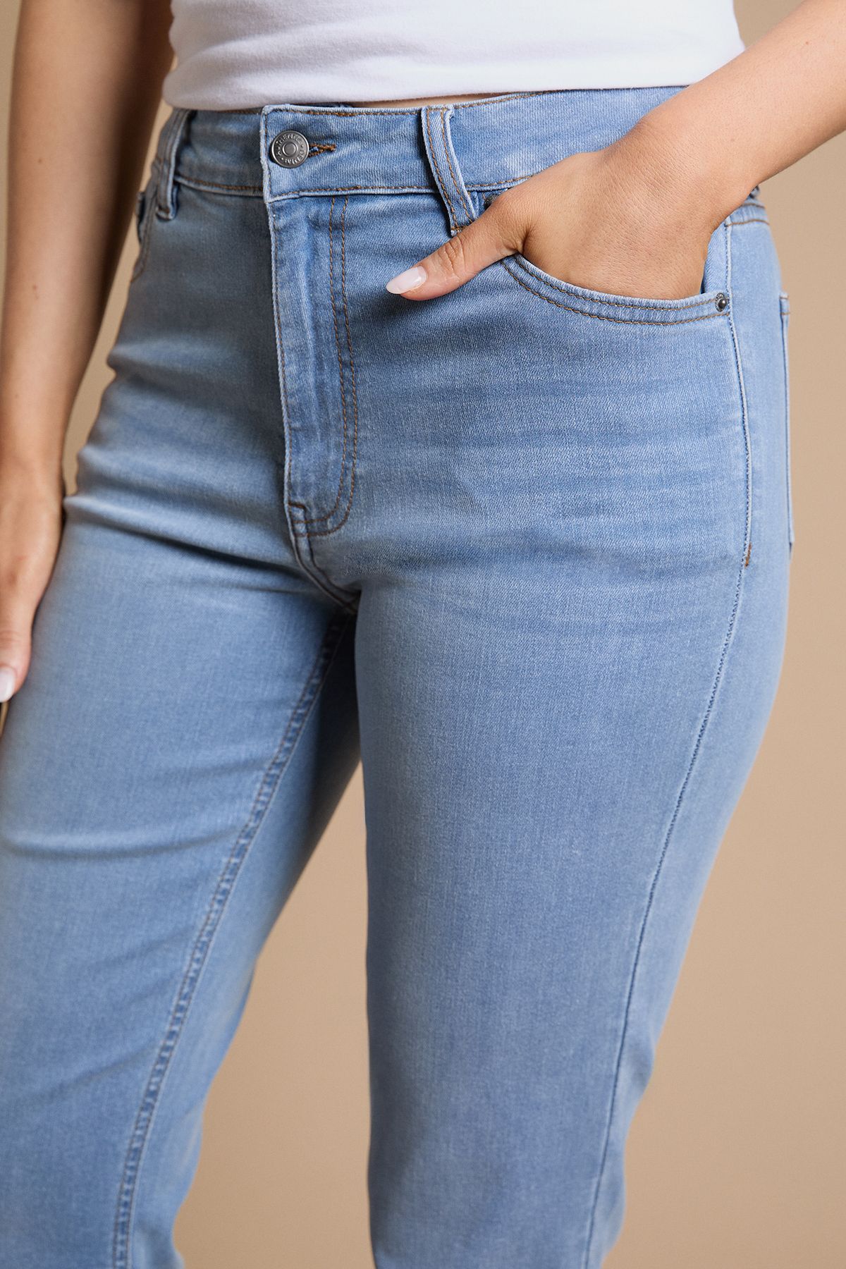 Dorothy Perkins Comfort Stretch Bootcut Jeans Light Wash image 4