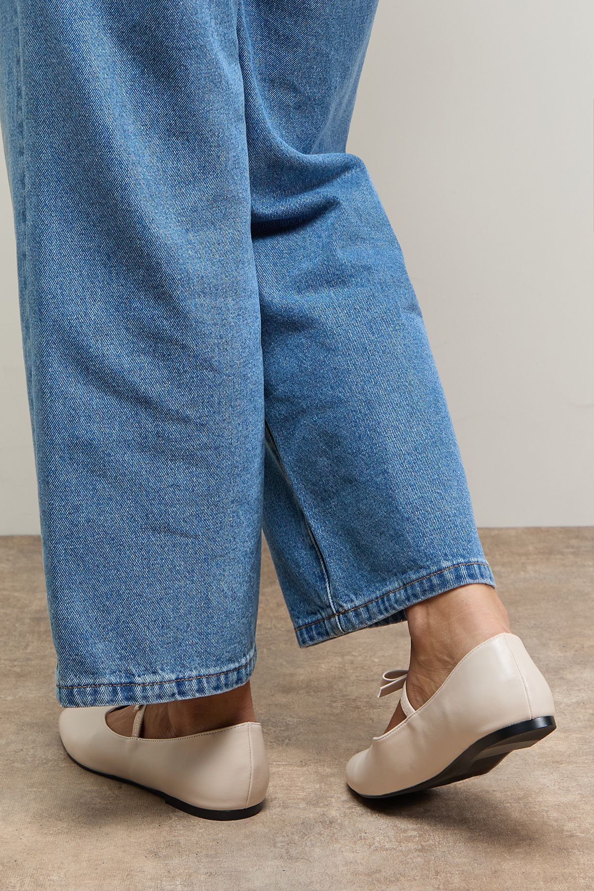 Oasis Pippin Bow Detail Mary Jane Ballet Pumps Beige image 4