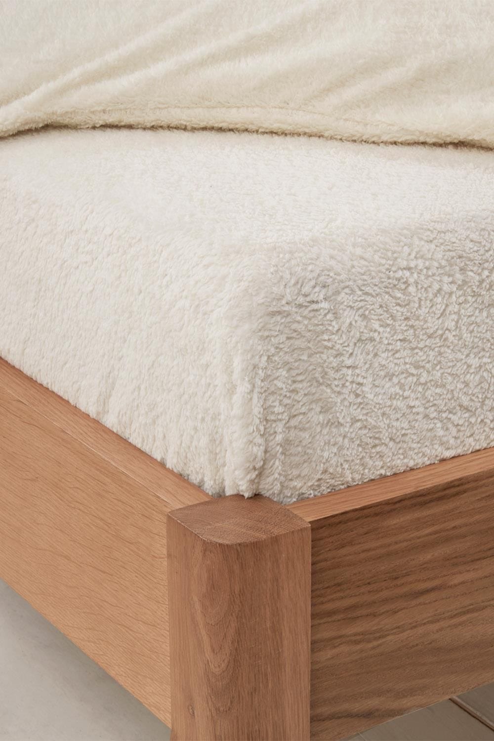 OHS Teddy Fleece Thermal Fitted Bed Sheet image 1