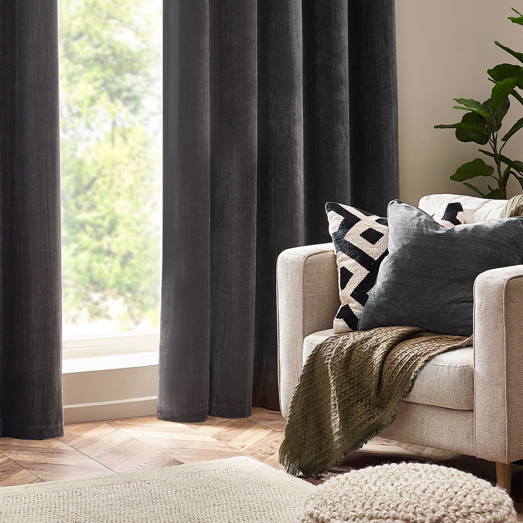 Yard Heavy Chenille Woven Piped Cushion image 5