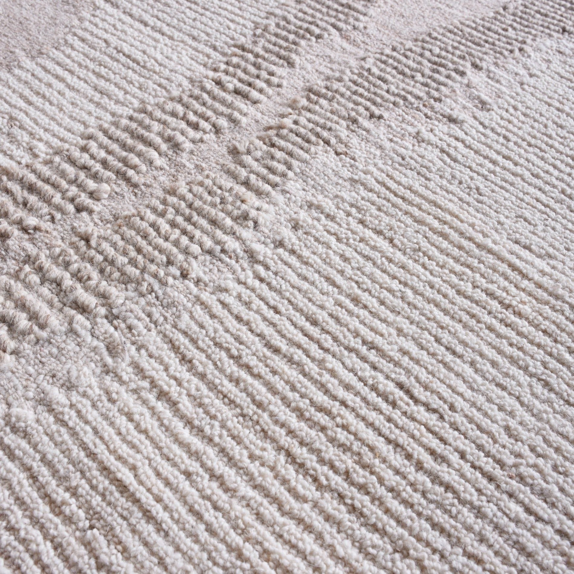 Industville Mere Hand Tufted Wool Rug  -  Ivory & Beige image 4