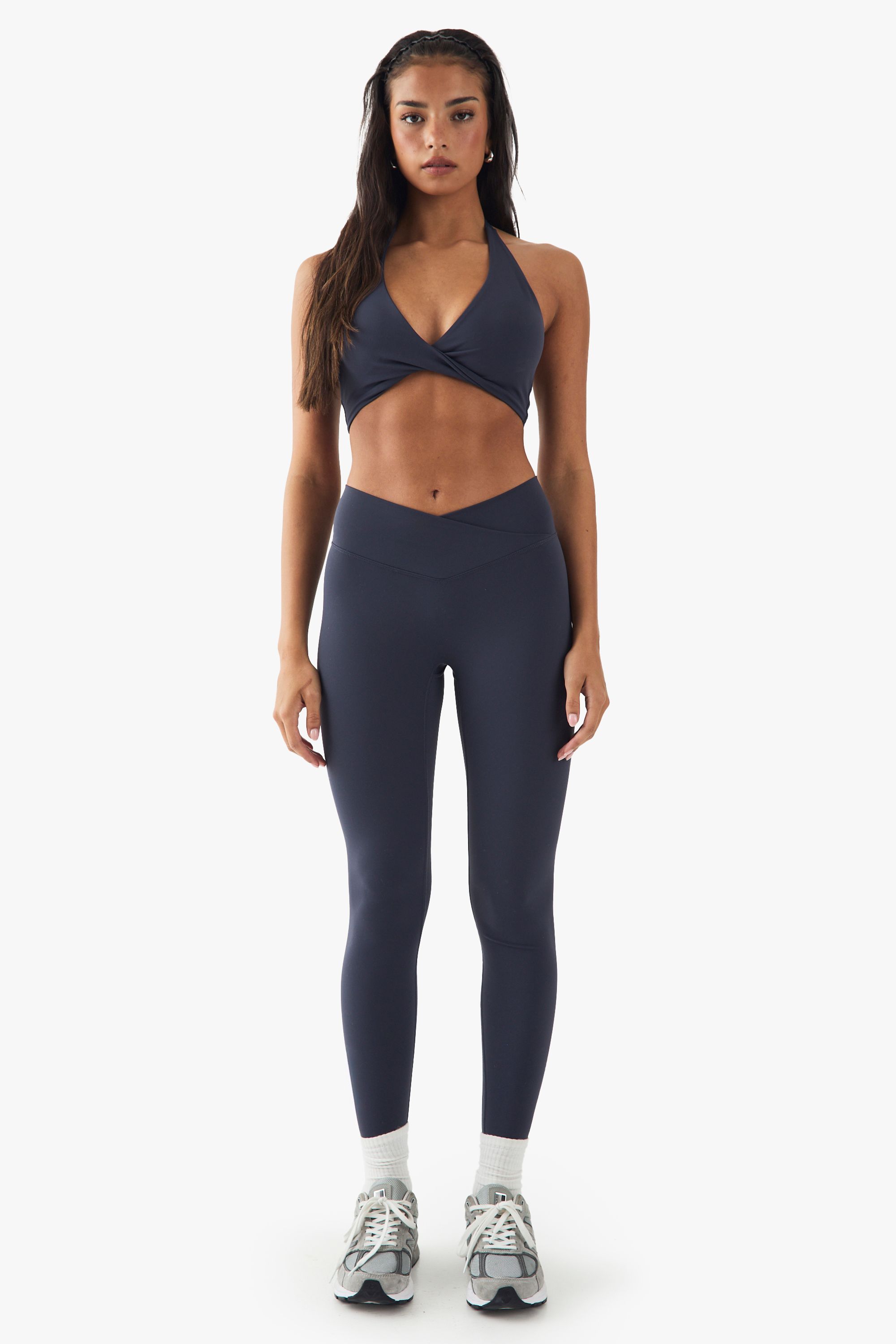 DSGN Studio DSGN Studio Ultra Sculpt Twist Front Light Support Sports Bra Midnight image 5