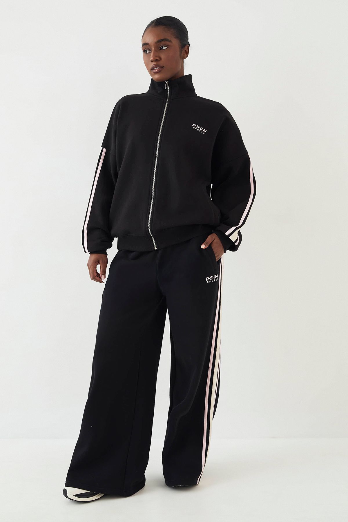 DSGN Studio DSGN Studio Sport Colour Block Straight Leg Jogger Black image 3