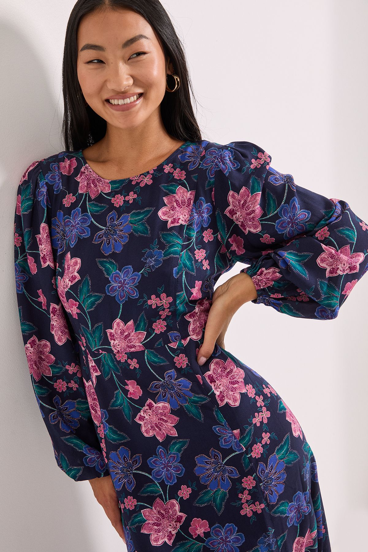 Dorothy Perkins Petite Blue Floral Empire Seam Split Detail Printed Midi Dress Floral image 4