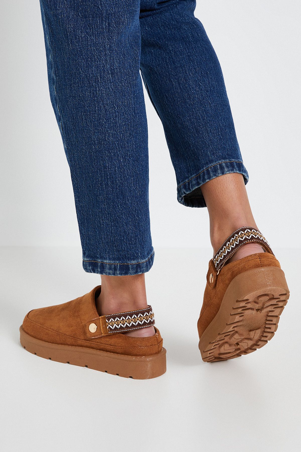 Dorothy Perkins Zinnias Faux  Slingback Closed Toe Cosy Mules Chestnut image 3