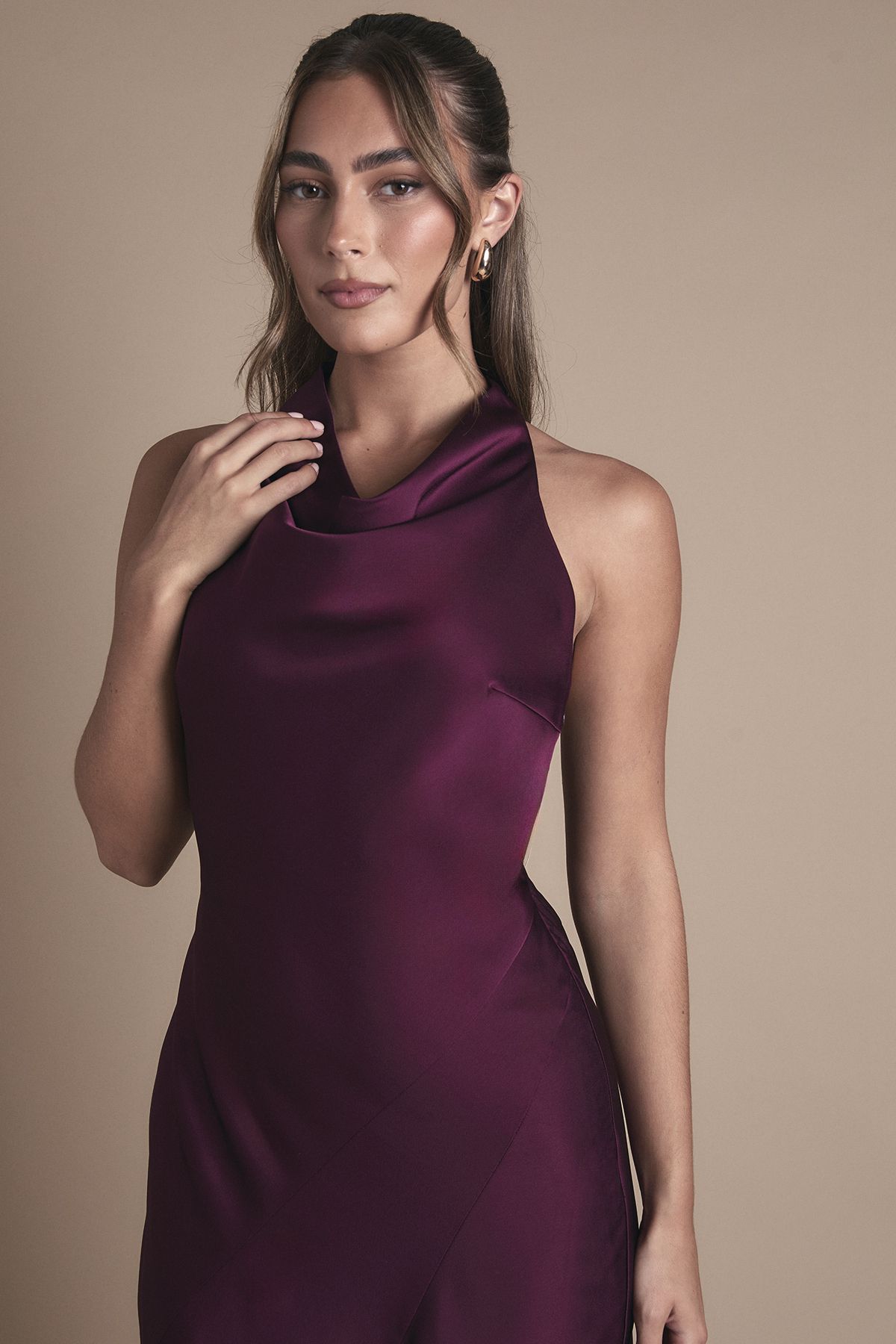 Oasis Oasis Cowl Halterneck Satin Maxi Bridesmaid Dress Grape image 2