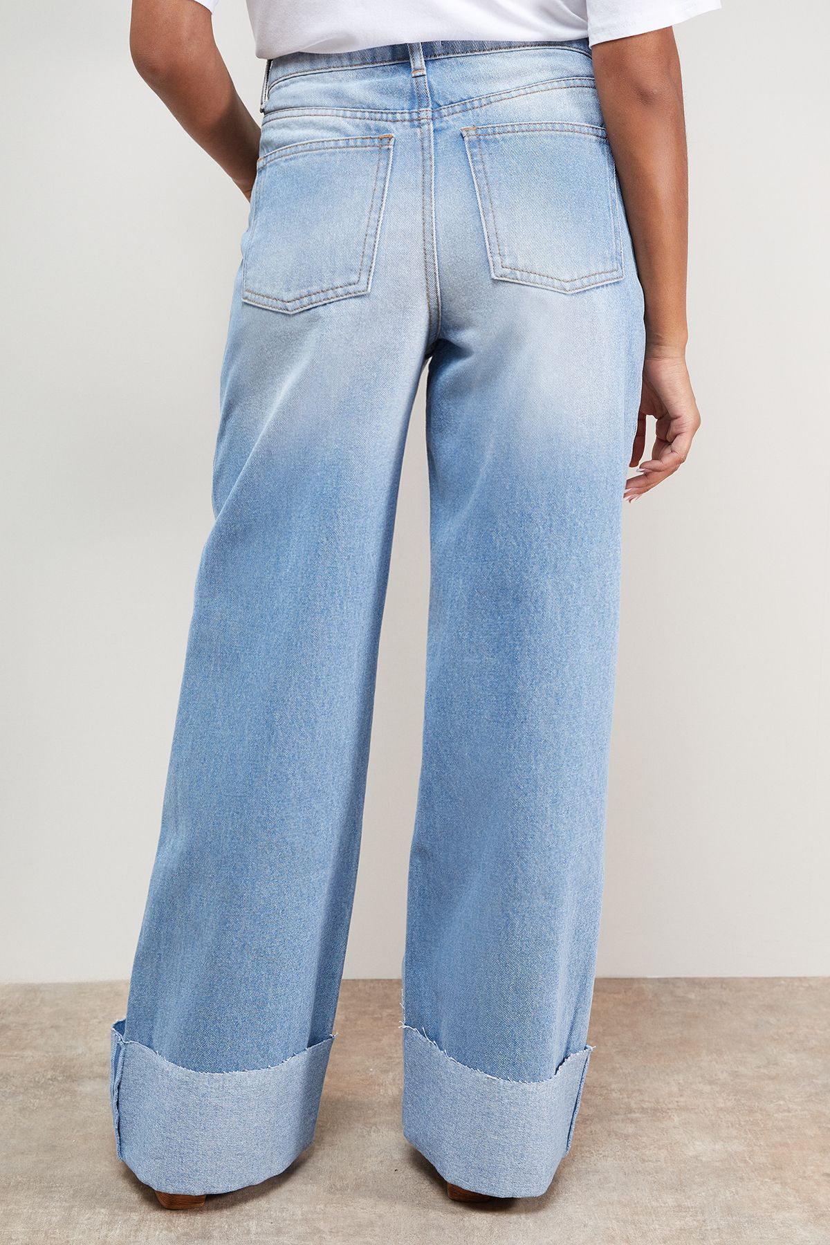 Oasis Denim Turnup Straight Leg Jean Light Wash image 3