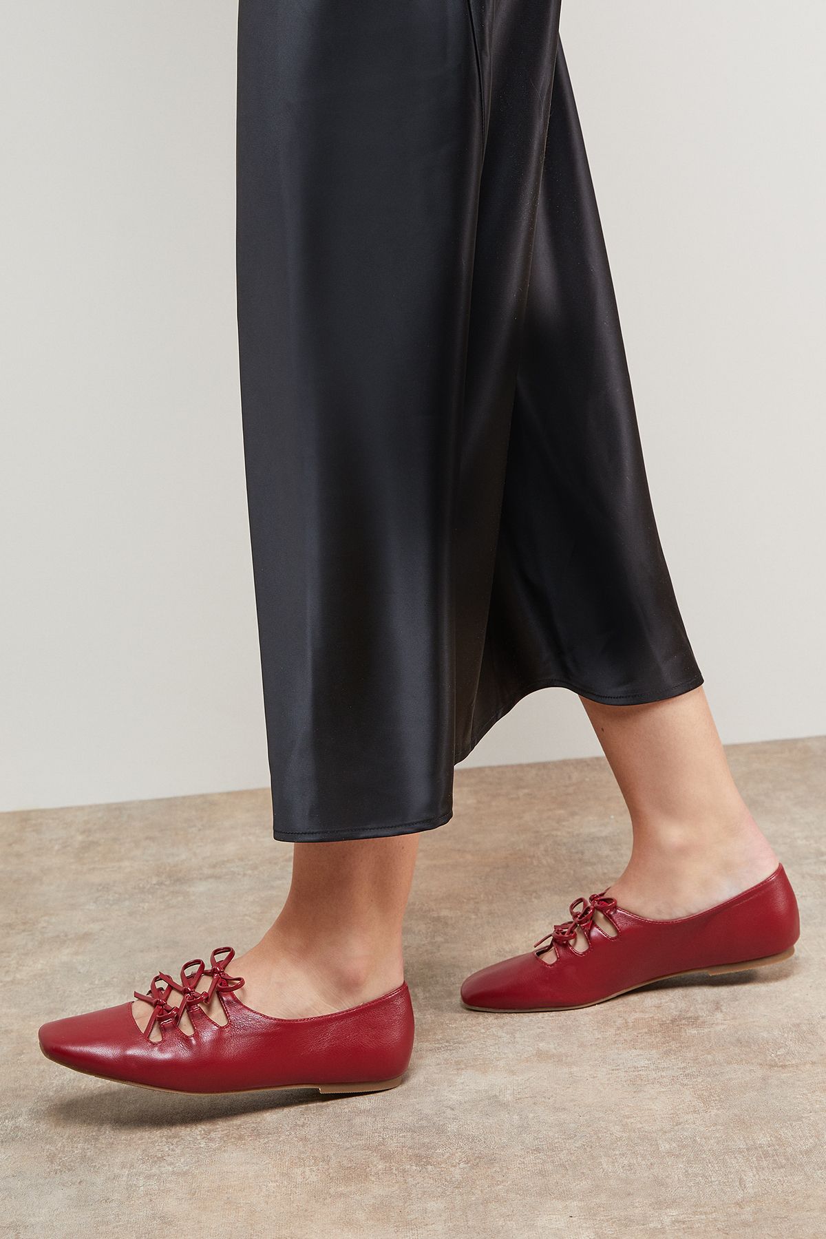 Oasis Darielle Faux Leather Multi Bow Ballet Pumps Red image 1