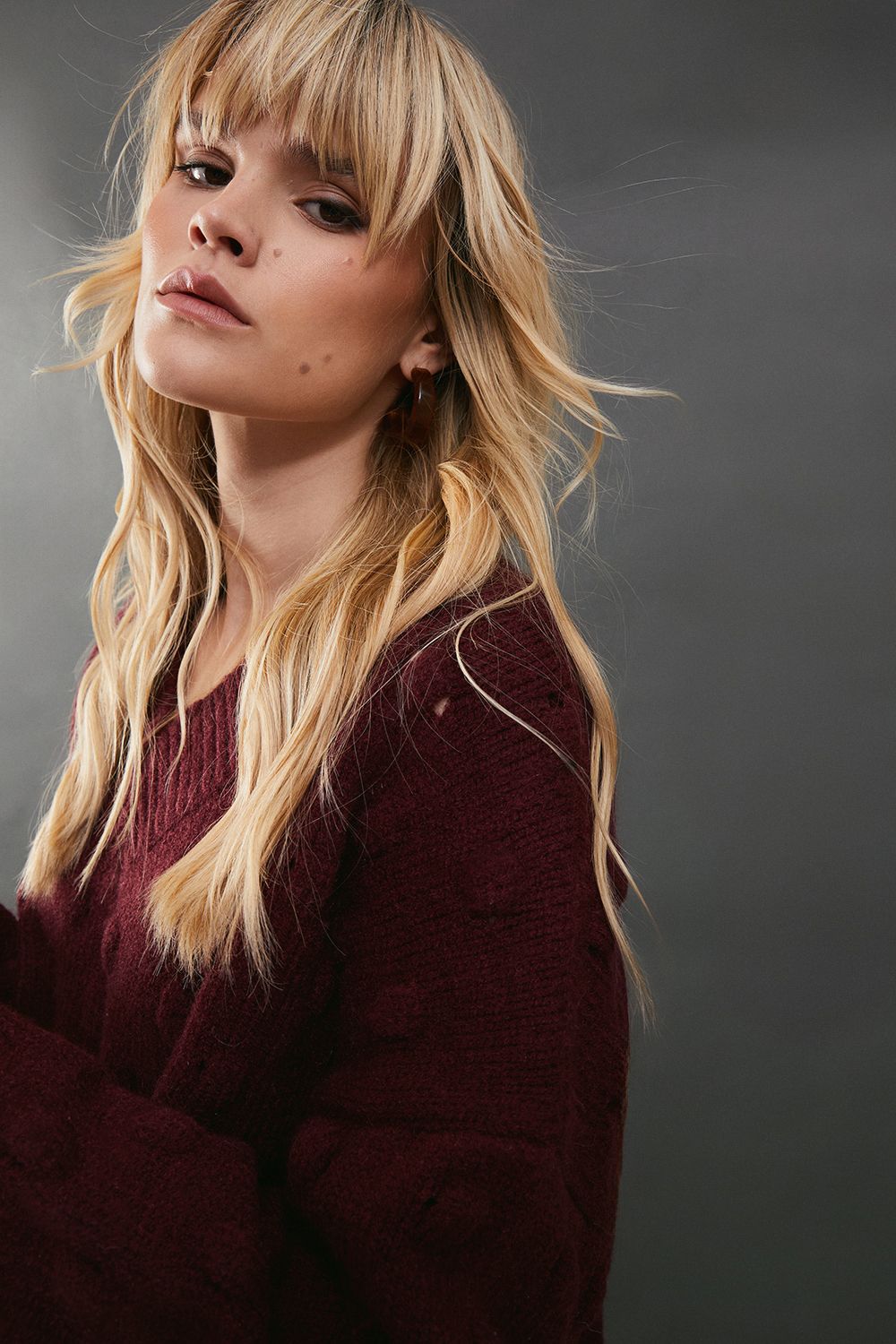 Warehouse Bubble Knit Slouchy V Neck Jumper Wine image 4