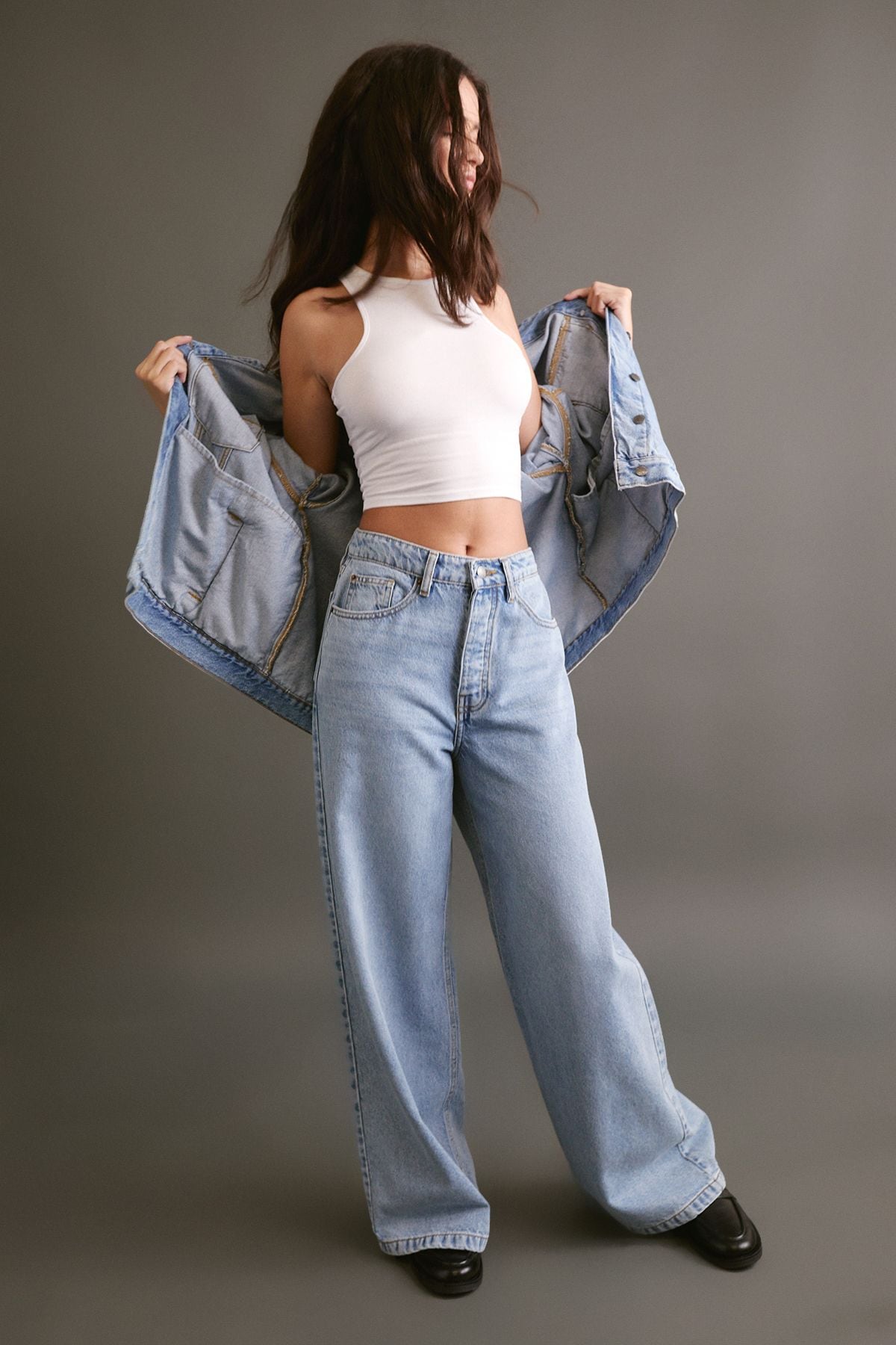 NastyGal The Belted Wide Leg Jeans Vintage Wash image 2