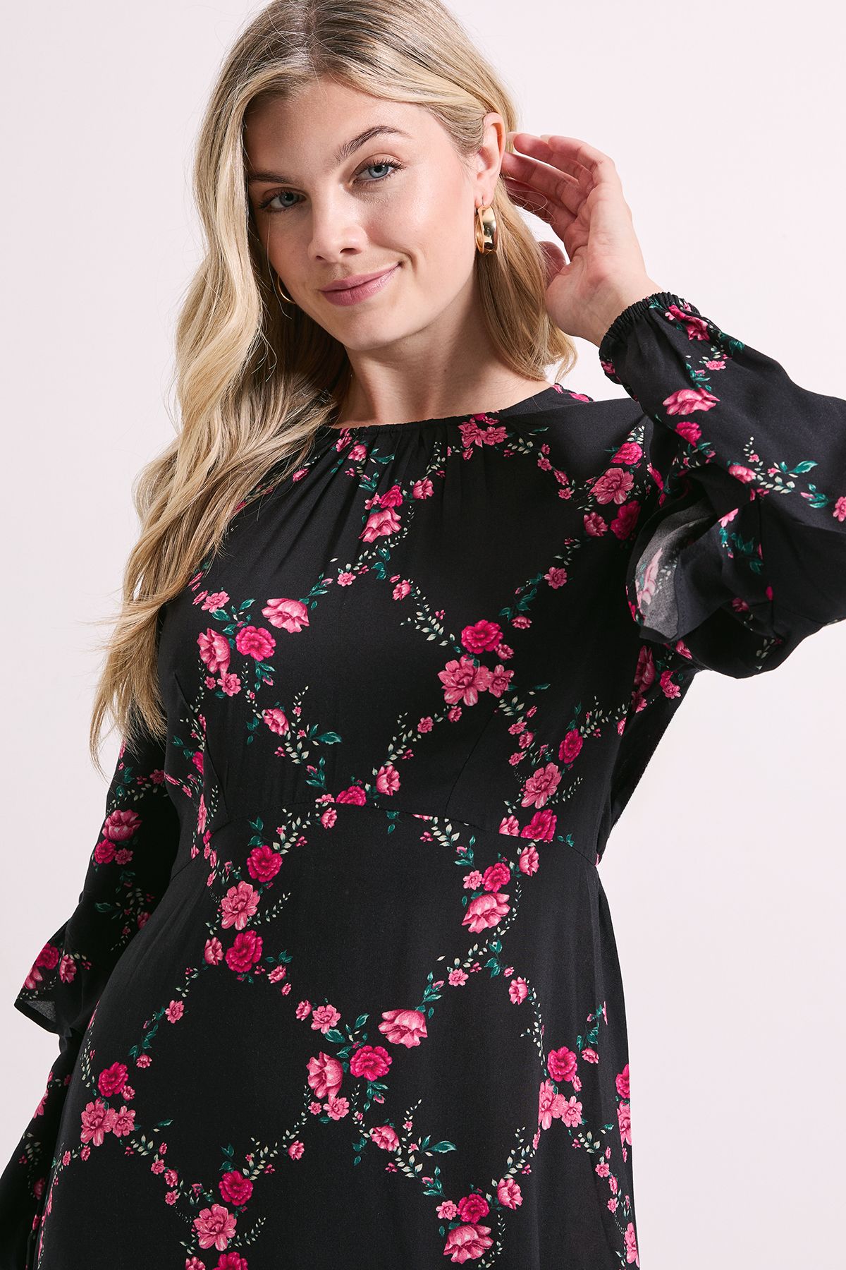 Dorothy Perkins Black Floral Ruffle Blouson Sleeve Empire Seam Midi Dress Floral image 3