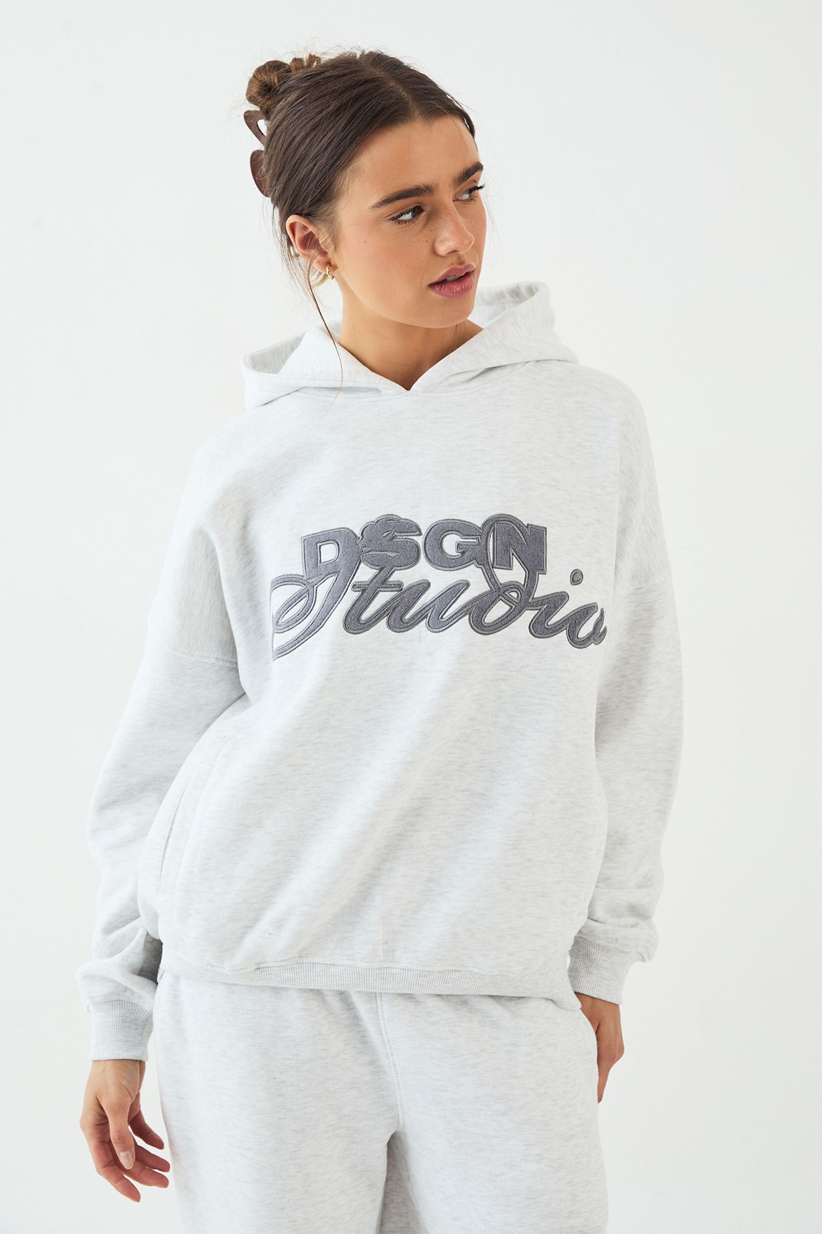 DSGN Studio DSGN Studio Towelling Applique Oversized Hoodie Ash Grey image 3