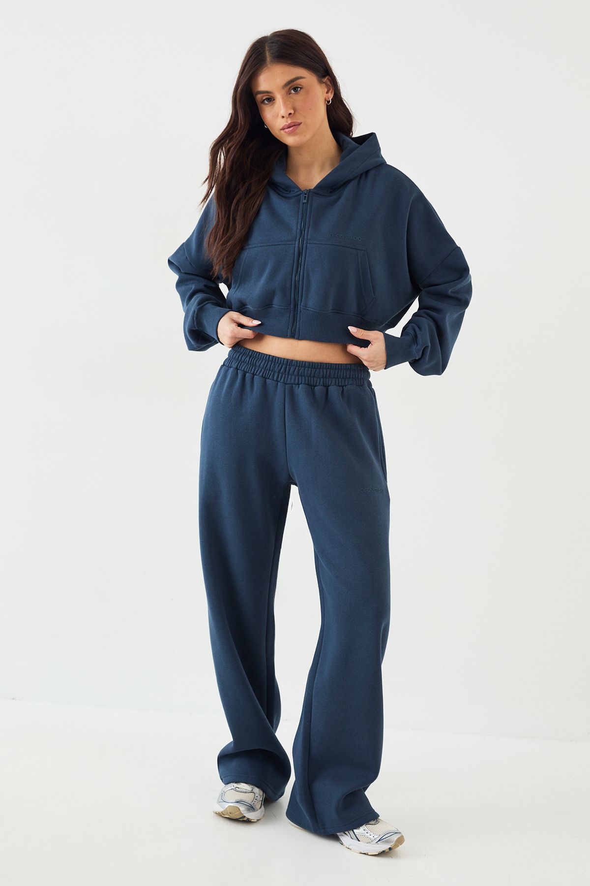 DSGN Studio DSGN Studio Straight Leg Jogger Indigo image 1