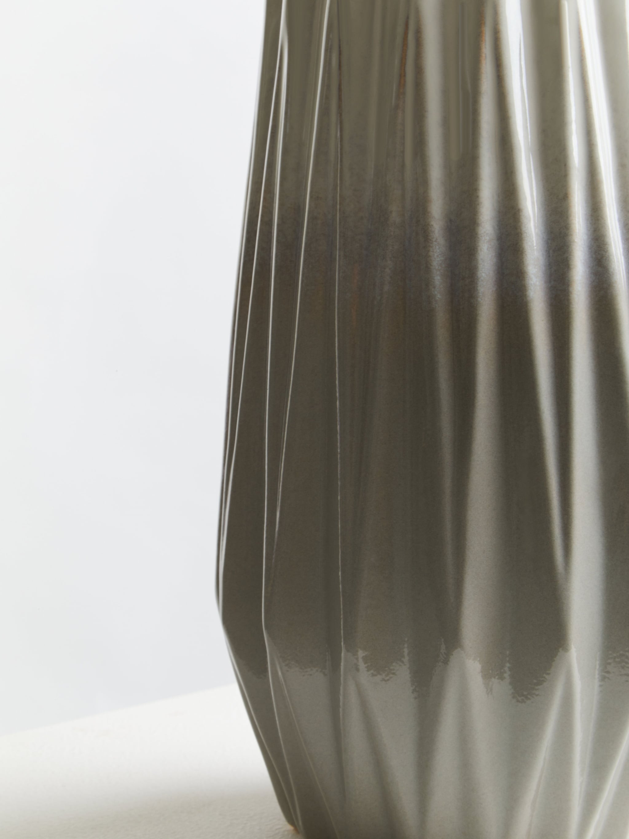 Orsina Sleek And Sturdy Small Ceramic Vase, Robust Pottery Vase, Decorative Vase For Artificial Flowers image 5