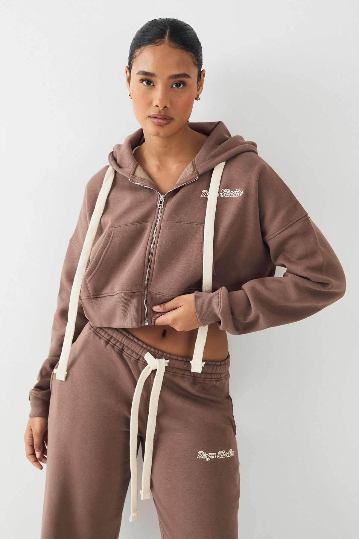 DSGN Studio DSGN Studio Contrast Drawcord Boxy Crop Hoodie Mocha image 1