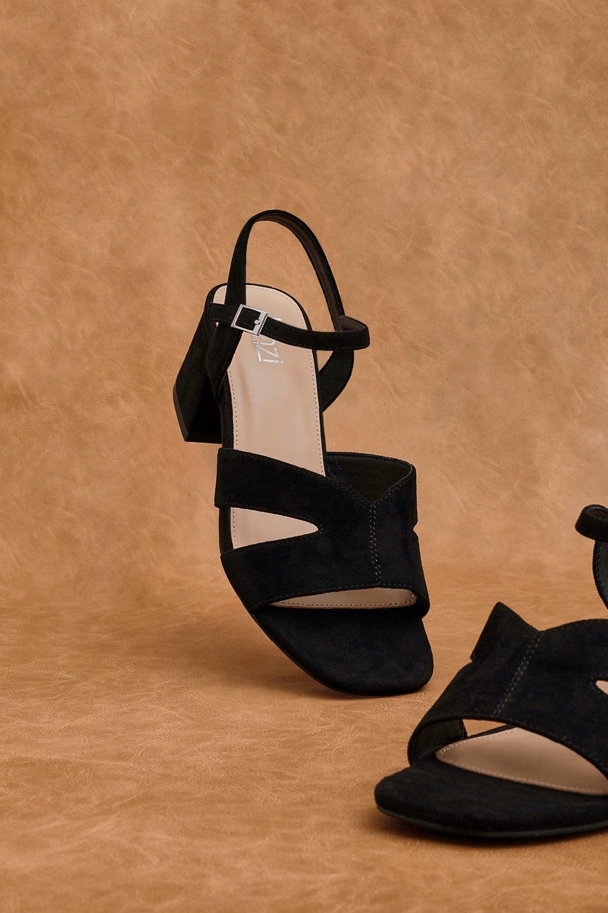 Linzi Empire Wide Fit Black Faux Suede Link Detail Block Heels image 2