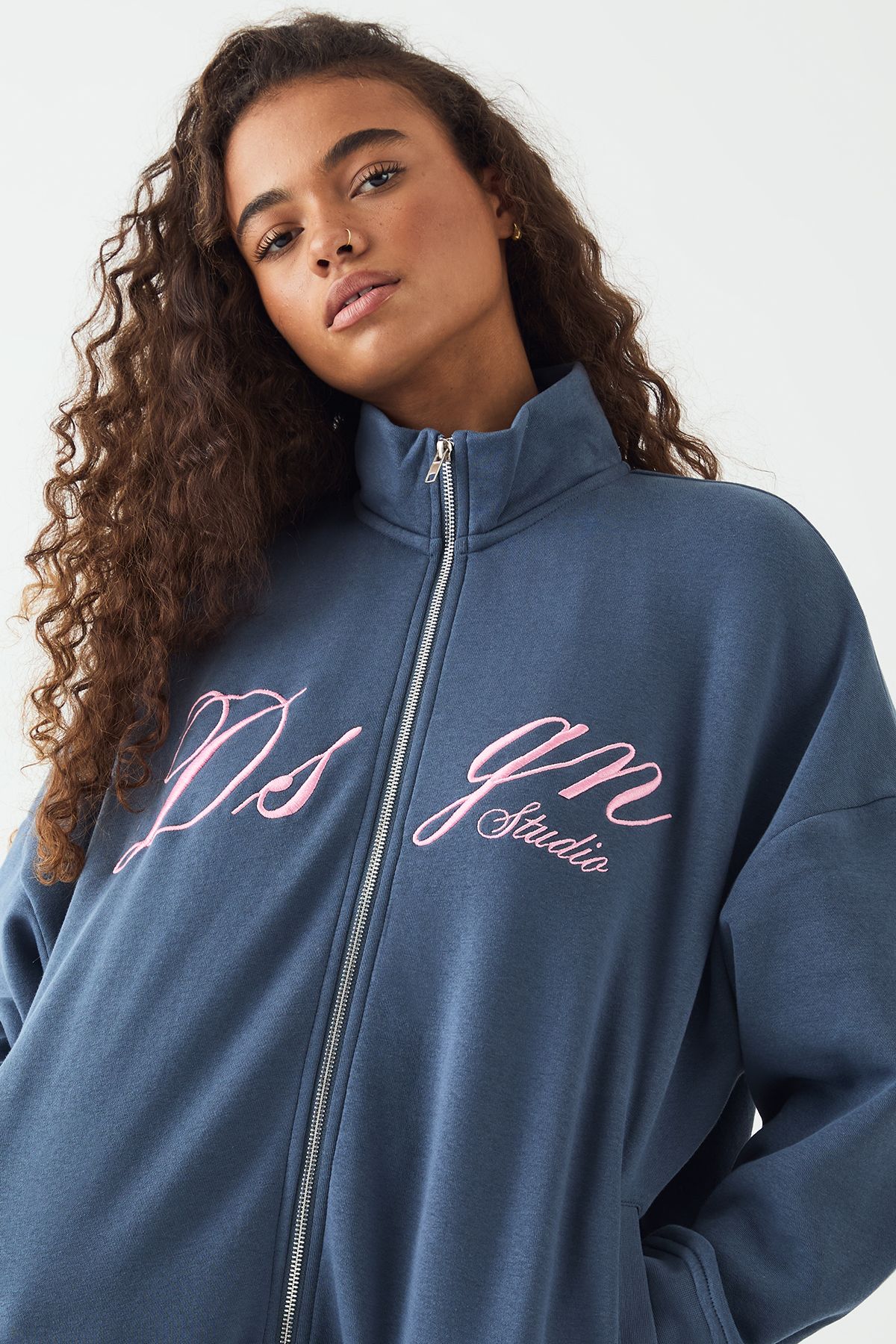 DSGN Studio DSGN Studio Script Funnel Neck Straight Leg Tracksuit Navy image 4