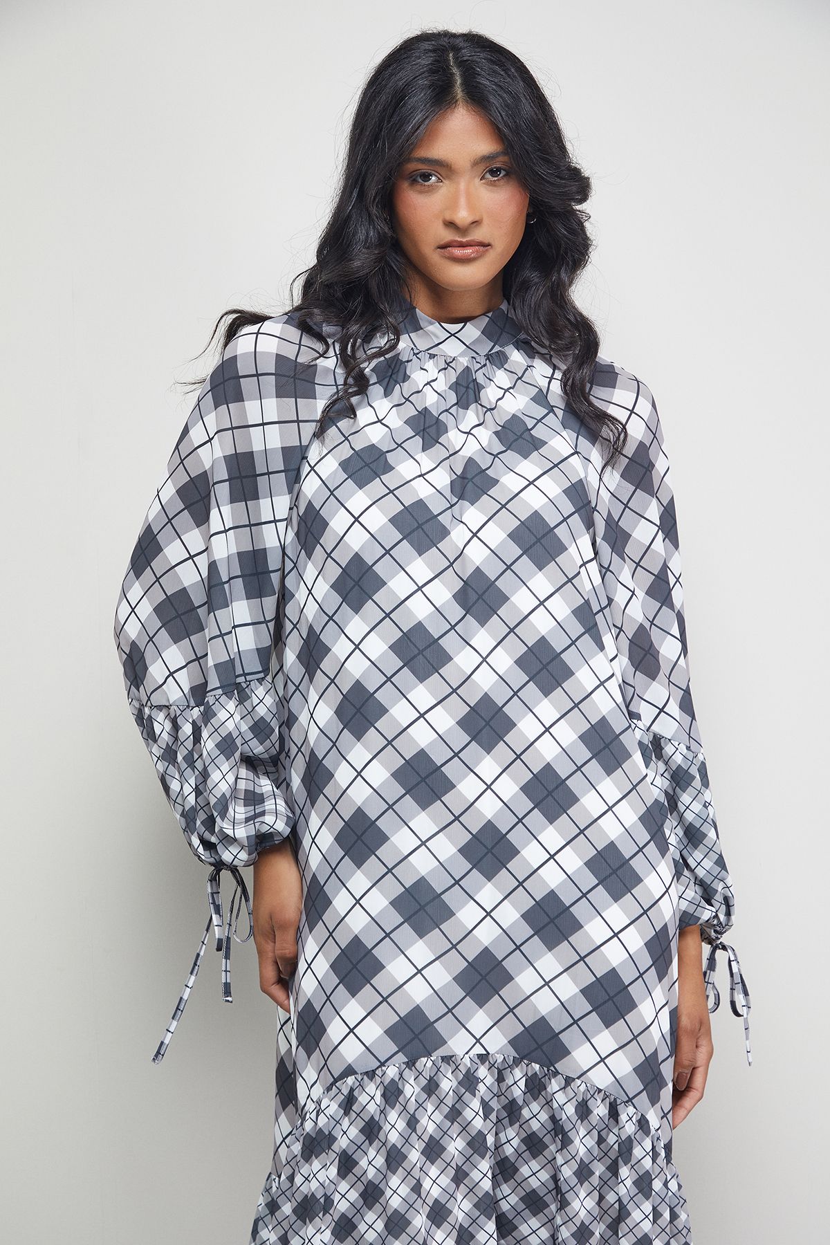 Warehouse Tony Chiffon High Neck Tier Smock Midi Dress Multi image 3